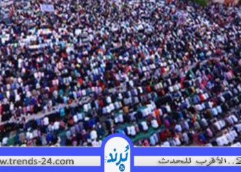 صلاة الرجال بجوار النساء فى العيد دون حائل باطلة